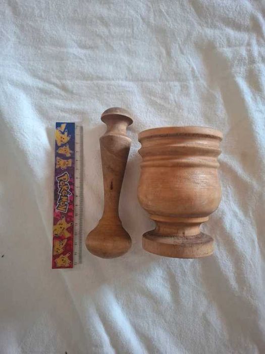 Almofariz com pilão em madeira estilo rústico/tradicional
