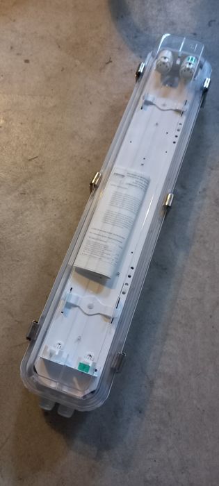 Oprawa oświetleniowa kompletna