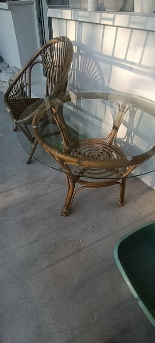 Sprzedam komplet krzesło/ fotel ora stolik