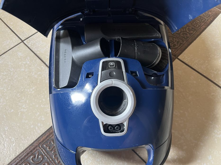 Odkurzacz workowy Miele Complete C3