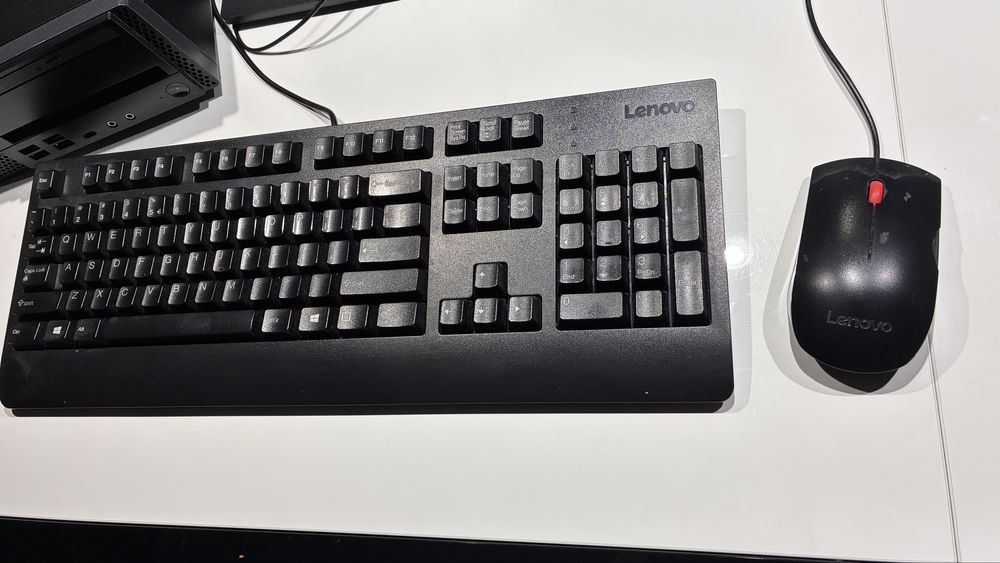 Zestaw komputerowy Lenovo ThinkCenter M920s + monitor HP P22h