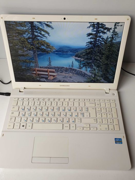 ноутбук Samsung 370R 6GB 500GB  Intel Core i3-3110M NP370R5E-A05UK