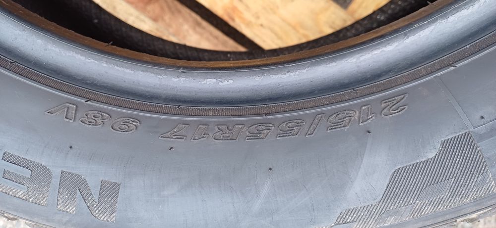 215/55R17 98V NEXEN , dwie opony wielosezonowe.