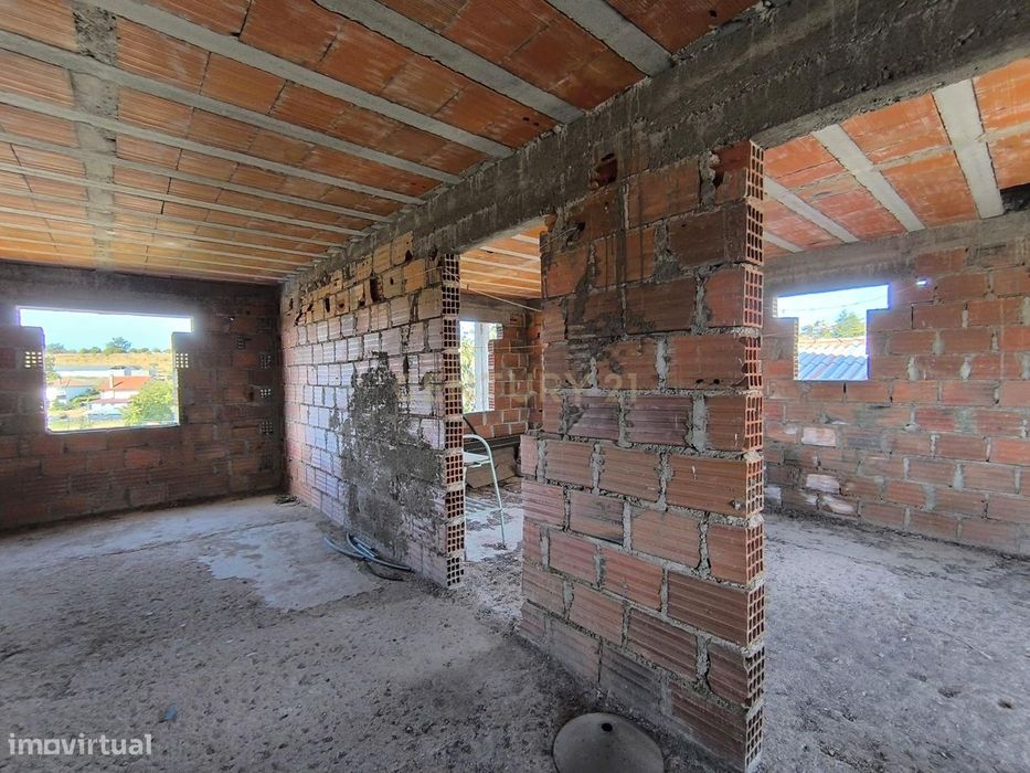 Casa para Recuperar em Bragança com Vista para a Montanha