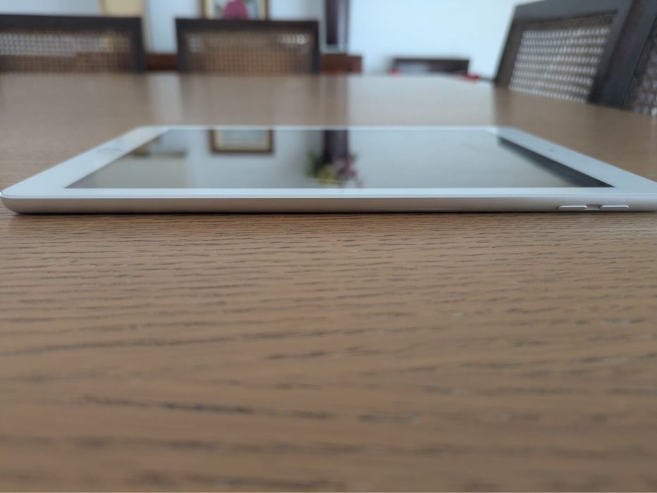 Ipad de 5a geracao 128 como novo