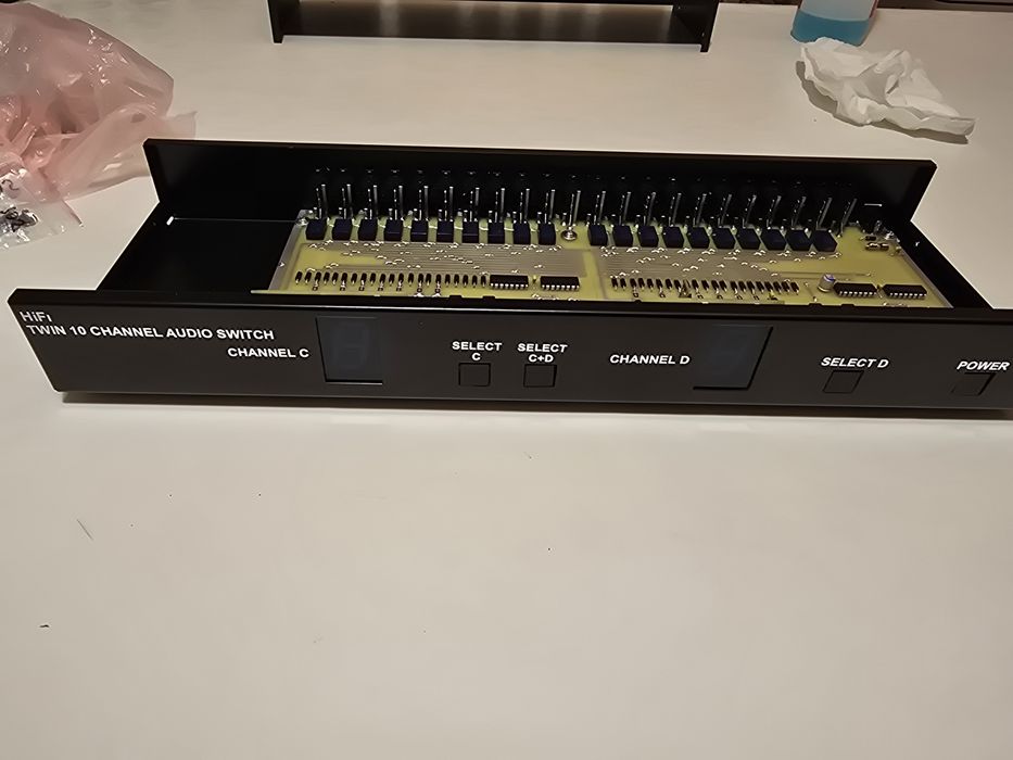 Аудіо комутатор світч RCA. Аудио коммутатор audio switch  на реле.