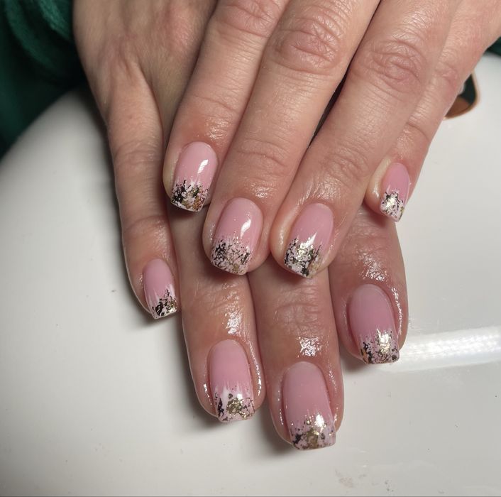 Маникюр+гель лак 400 грн