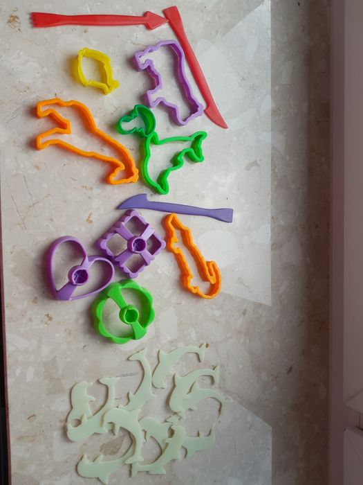 Play-Doh i foremki do wyciskania używane
