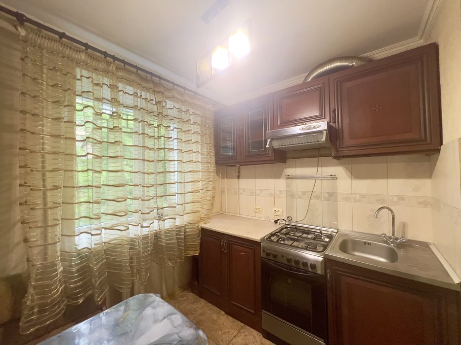 С ремонтом 2-х комнатная Варненская--парк Горького-Черёмушки--ГАЗ/ТЕЦ