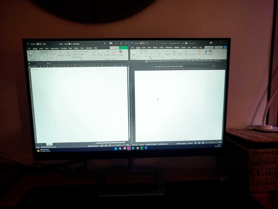 Monitor PHILIPS 246E9QDSB 24'' - Full HD - LED IPS (como Novo)