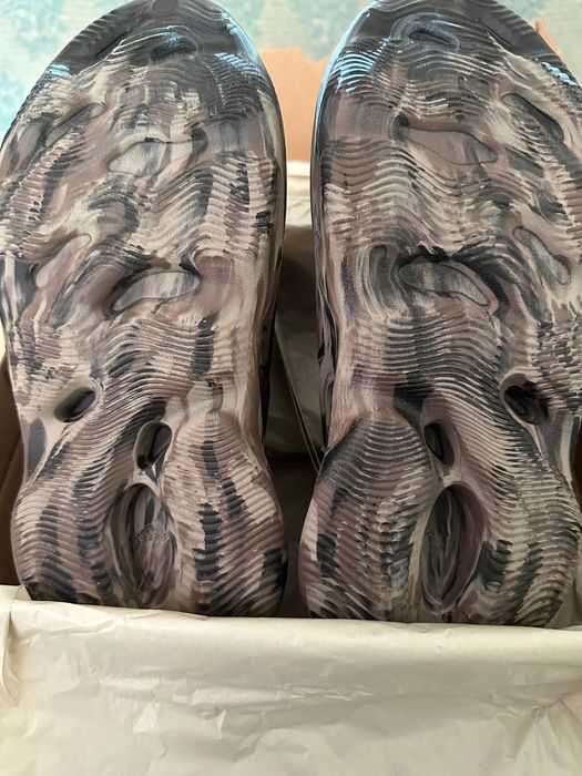 Adidas Yeezy Foam Rnr MX Cinder 43