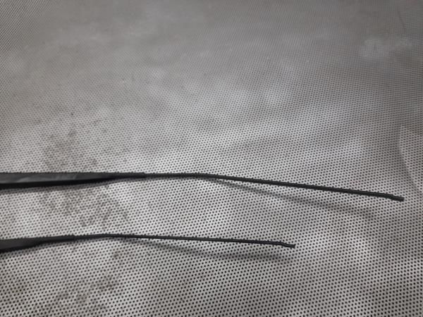 Haste / braço de escova limpa vidros frente direita RENAULT Laguna III