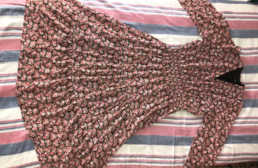 Vestido Floral Elegante -Quase Novo