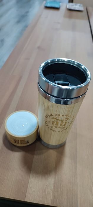 Copo térmico bambu GB + coluna bluetooth novos por estrear