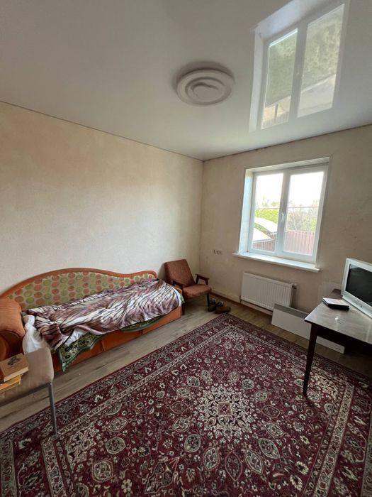 Будинок із земельною ділянкою