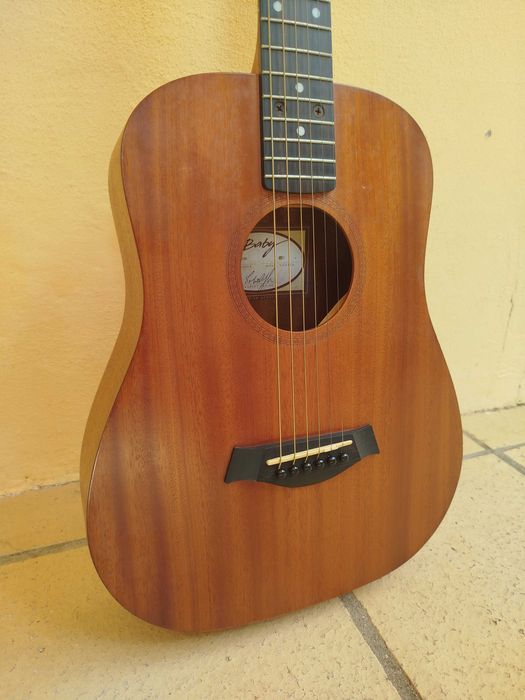 Guitarra Taylor Baby