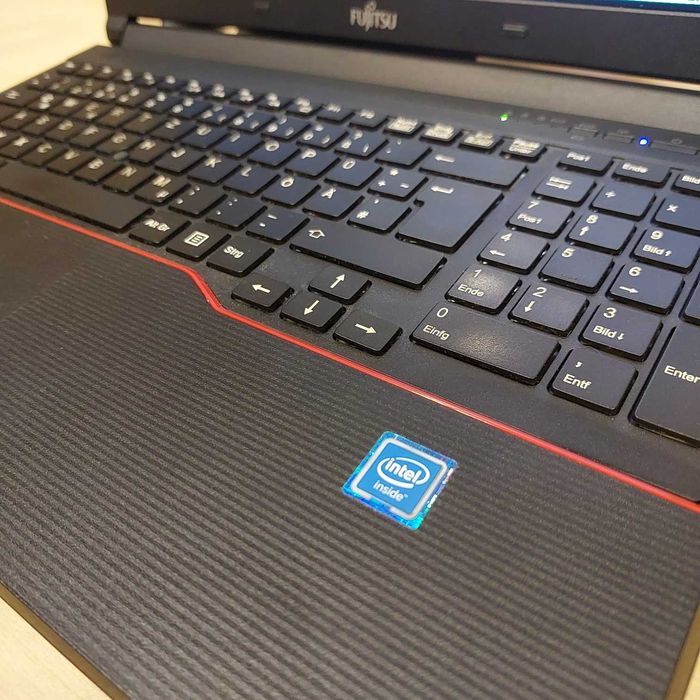 Ноутбук Fujitsu Е556p 15,6' 3855U DDR4 4GB HDD 500GB