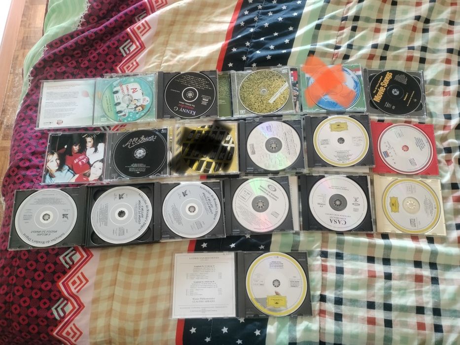 Vários cd's de Música
