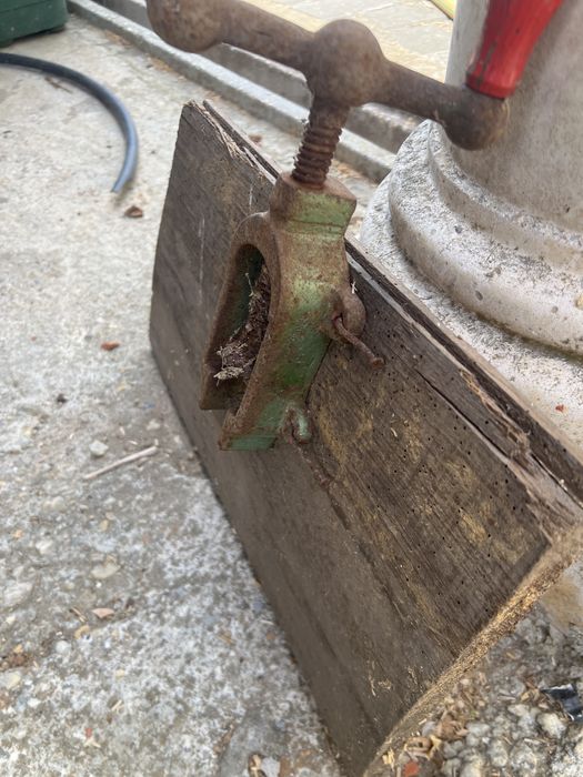 grampo de carpinteiro antigo