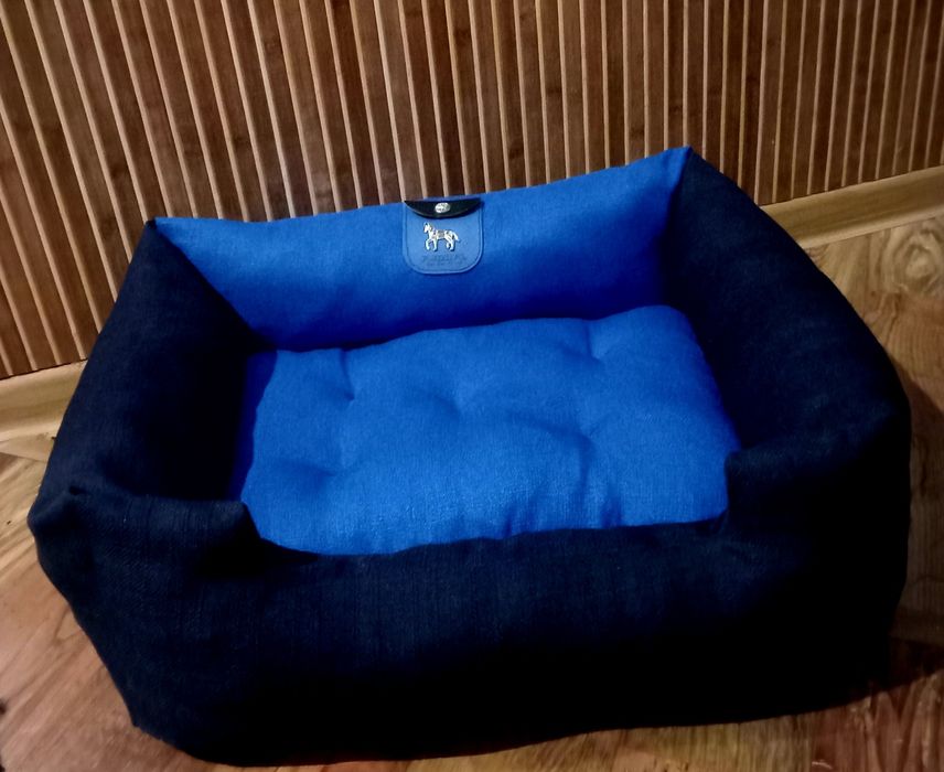 Лежак для невеликих собак