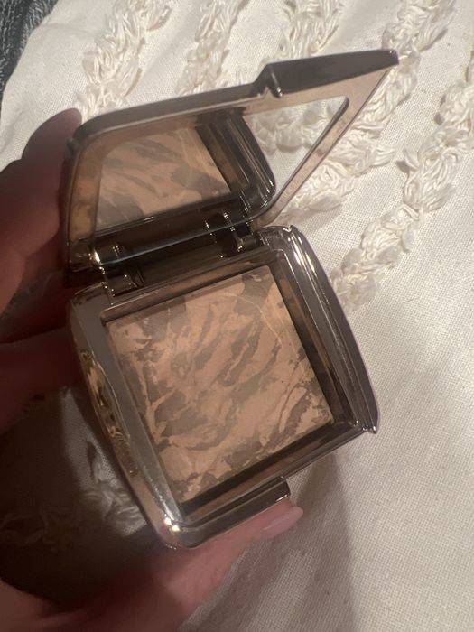 Bronzer Hourglass Ambient Nude Bronze Light