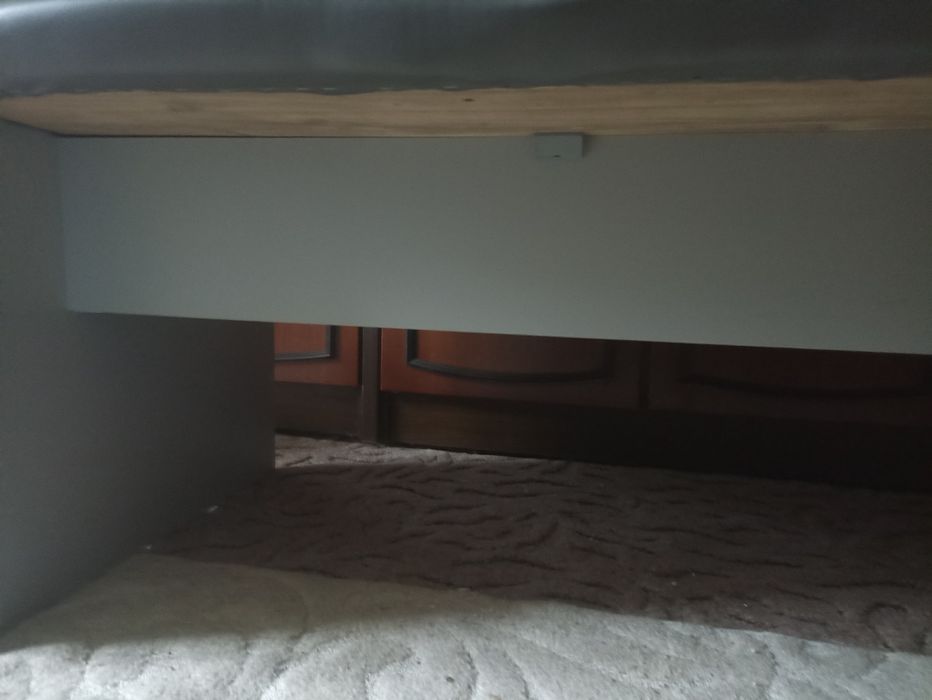 Стіл для масажу, не розкладний.