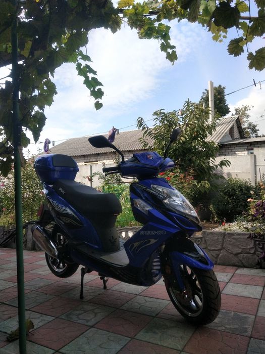 Продам Скутер . Spark  150 кубов состояние неплохое 2020 года выпуска