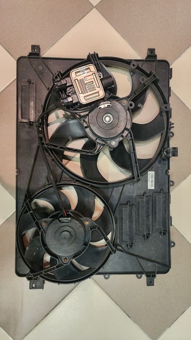 Вентилятор охолодження радіатора Land Rover Discovery sport l550