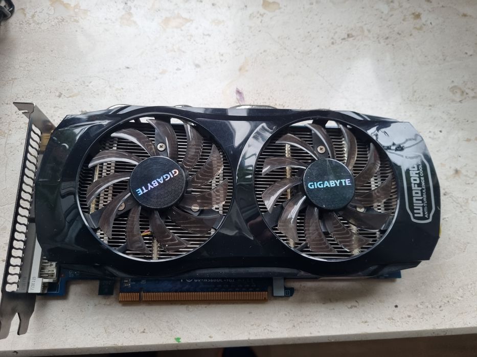 GTX 560 Ti  Gigabyte 1GB 1GB GV-N560OC-1GI PCIe x16