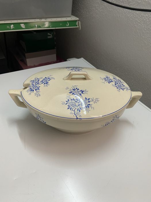 Terrina vinrage branca e azul