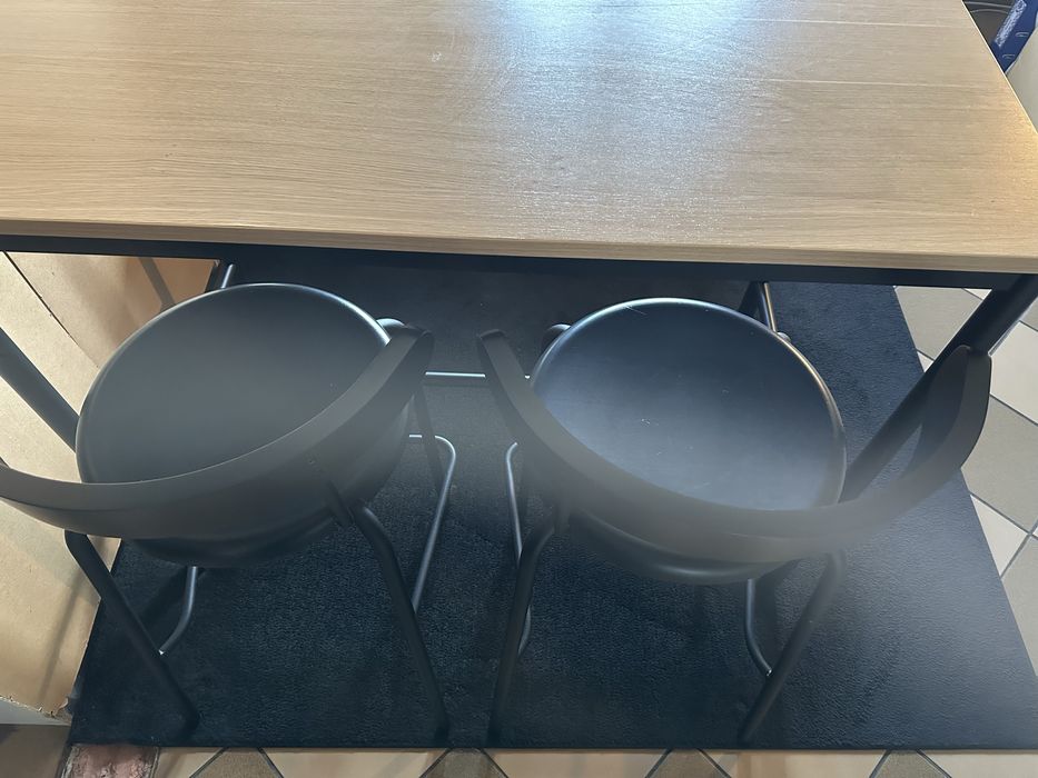 Stolik Stół i hokery krzesła Tommaryd Ikea stół barowy