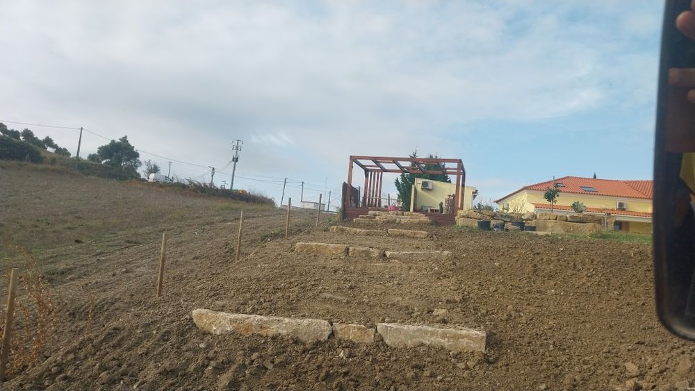 Terraplanagem  e limpeza de terrenos