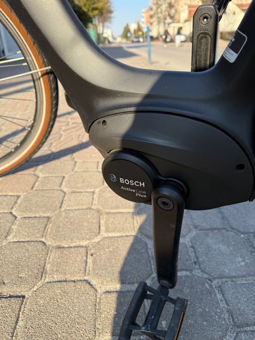 Gazelle Orange C8 – rower elektryczny Bosch Active Line Plus