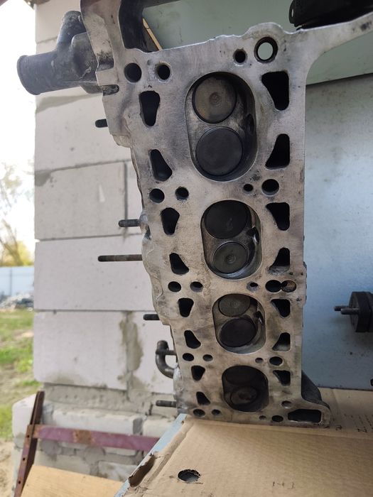 Головка блока циліндрів ваз 1.5 2107-2105-2104-2101-2102-2103-2106 ГБЦ розпредвал кришка постіль