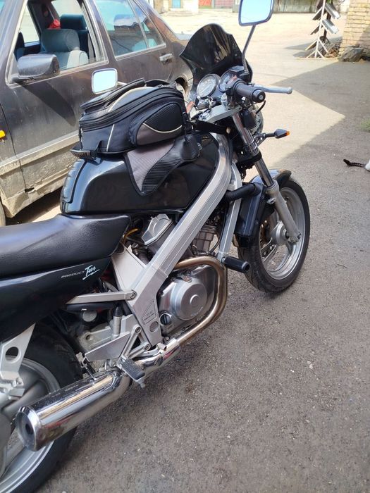 Продам мотоцикл Honda Bros 400