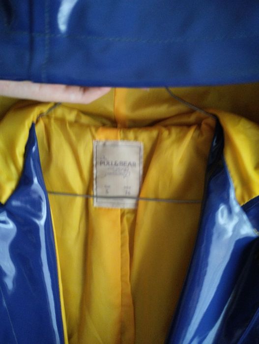 Parka impermeável com capuz da Pull bear