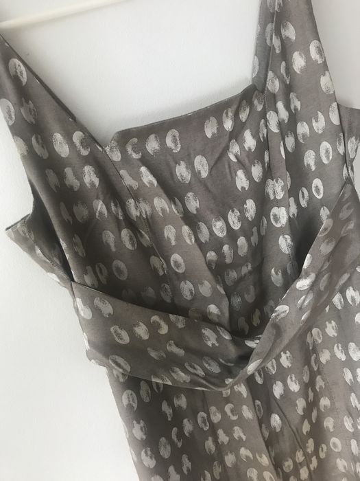 Elegancka krótka sukienka satynowa grochy Danatella Oscarioni vintage