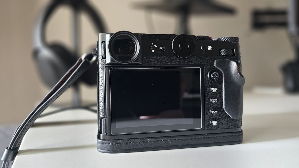 Fujifilm GFX 100RF — como nova, com garantia até 02/2029