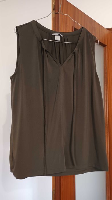 Blusa caqui da H&M