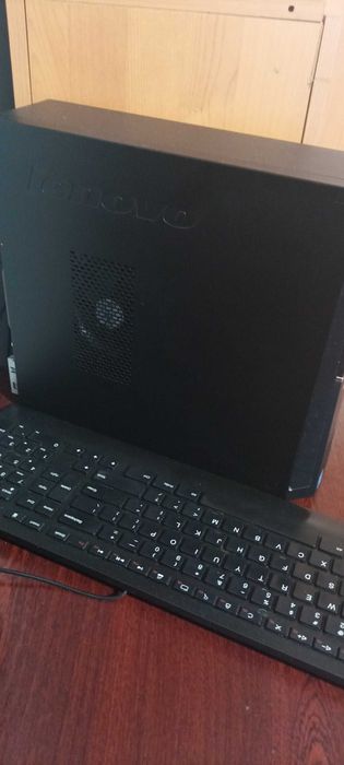 Komputer stacjonarny Lenovo (MYSZ + KLAWIATURA GRATIS)