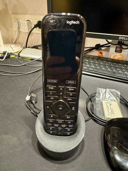 Універсальний пульт Logitech Harmony Elite