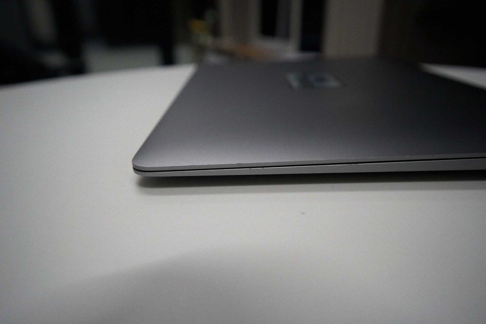 MacBook M1, 512/8, Sonoma 14.8.3, Klawiatura Cyrlica, (Dongle Gratis)