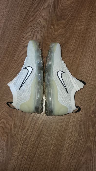 Nike Air Vapormax 2021 Flyknit (Preto/Branco) - Tam. 42 (Raras)