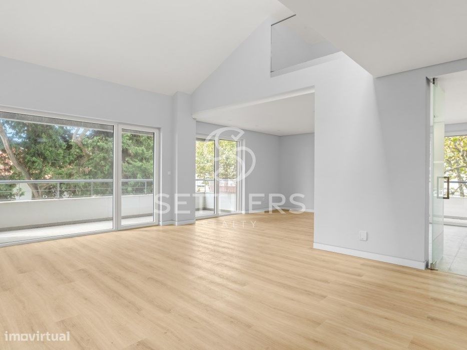 Apartamentos T3+1 - Carcavelos