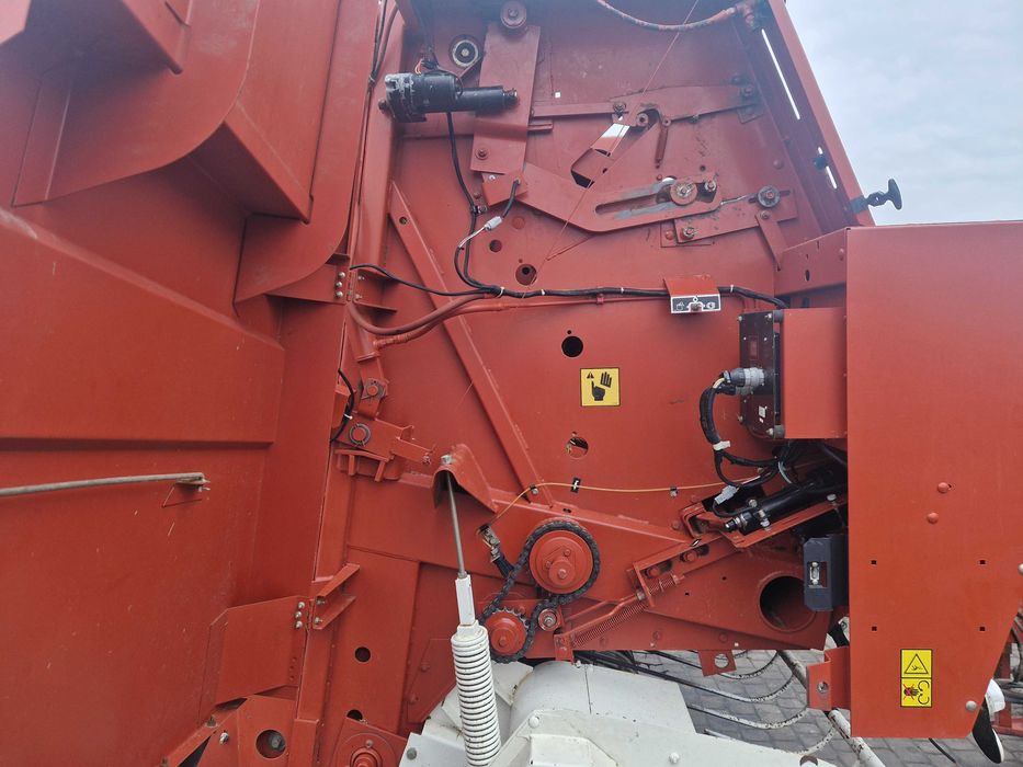 Prasa rolująca New Holland Fiat Agri 8080. 8050