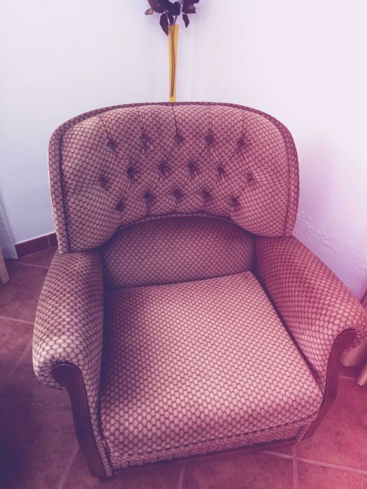 Sofás com botões cravados