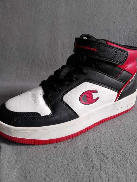 Champion. Ładne markowe buty jesienno-zimowe.