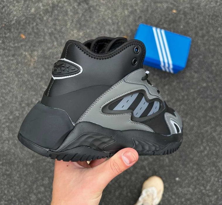 Мужские Зимние кроссовки Адидас кожаные с мехом черные серые