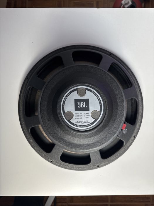 Coluna de 15” JBL 2226HPL Altifalante