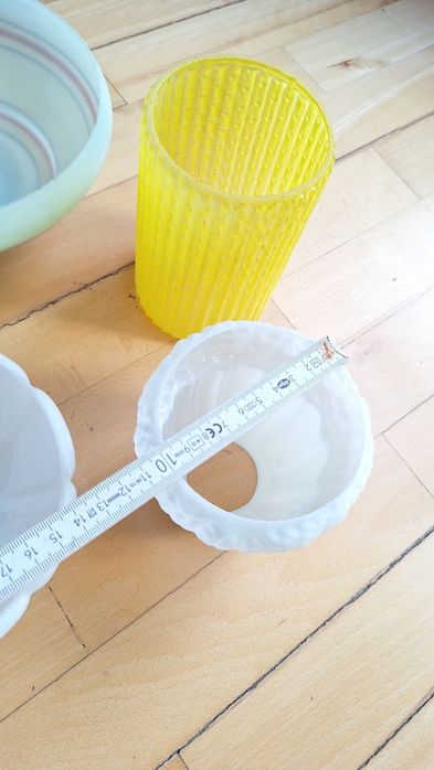 Klosze prl w bardzo dobrym stanie - 2 szt.